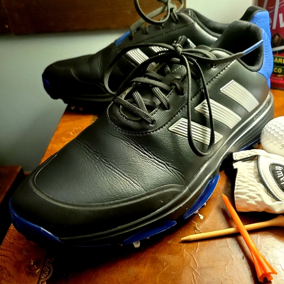 Adidas golf shoes/spikes/cleats size 9 m